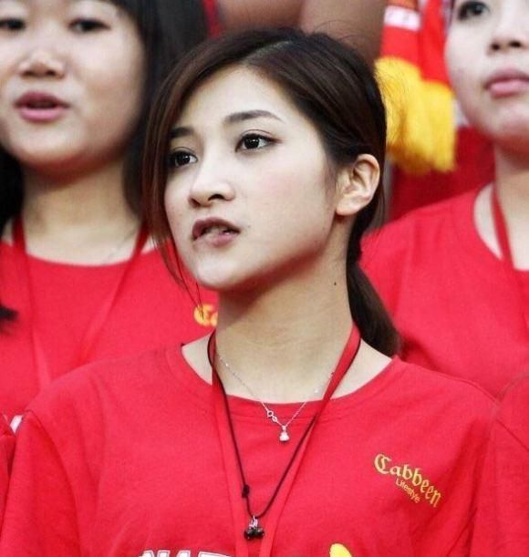 明代年夜将军贺英操纵时空金球终究重返明代，与锦衣卫兄弟萨獒得悉了倭寇和朝廷奸党之间足以倾覆皇权的谋害，连绵400年的惊天危机剑拔弩张。贺英也在朱颜良知小美的帮忙下起头了抗倭除奸和庇护族人的战役。